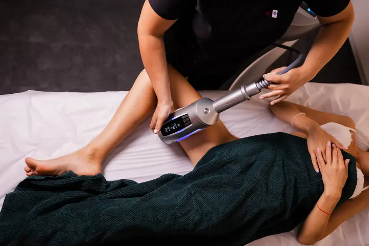 Body treatment on the couch