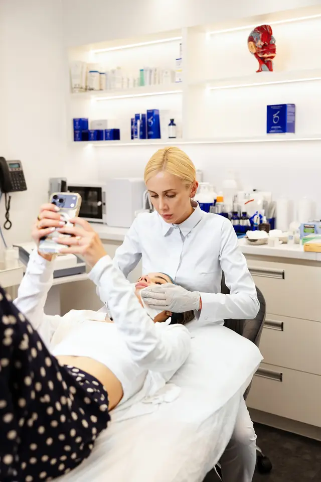 Wide view of a treatment in progress